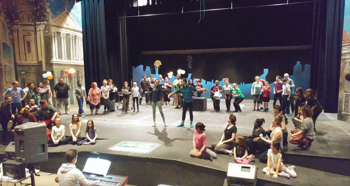 Meet the Cast of Mary Poppins